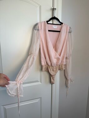 Lovers + Friends Pale Blush V-Neck Bodysuit Top XS